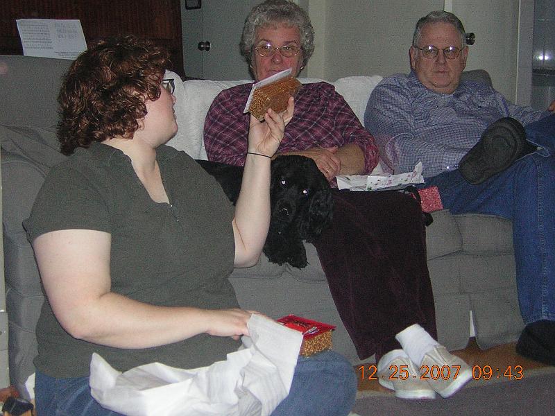 06 Kim and her parents.JPG